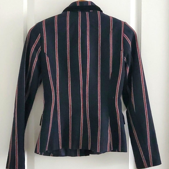 Blazer - Picture 3 of 5